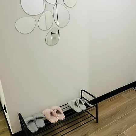 Cozy Corner Apartment *